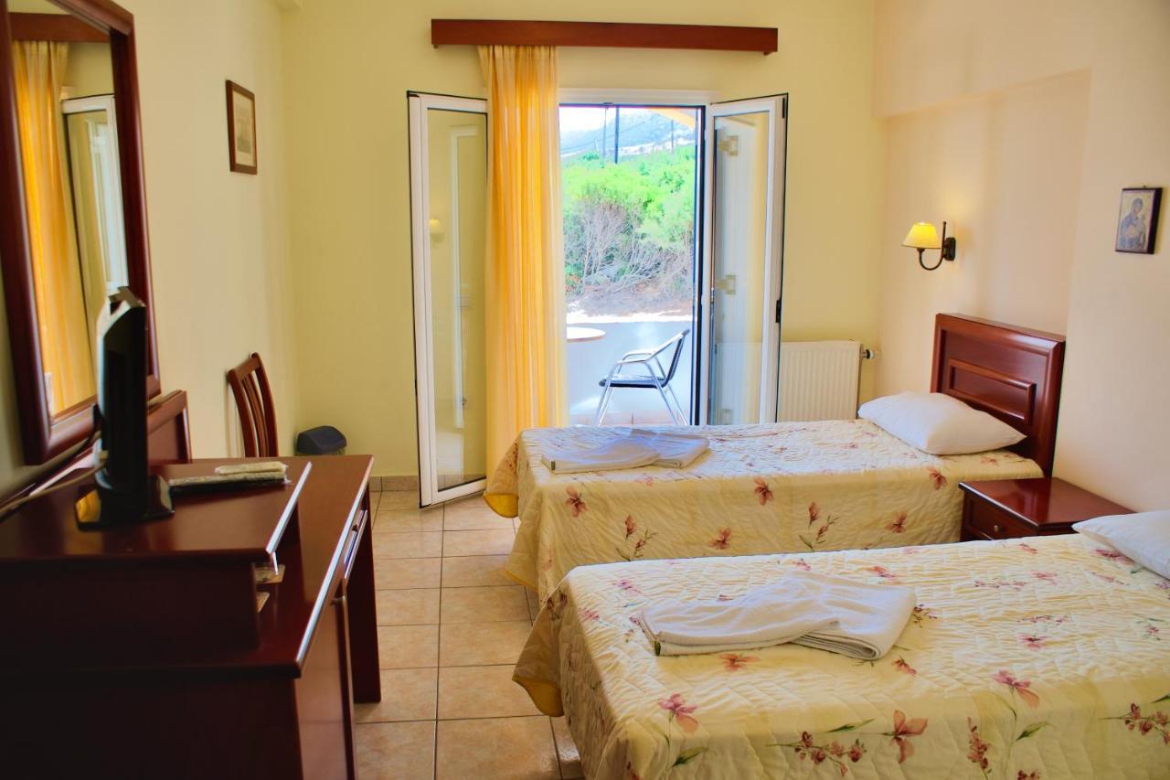 Venardos Hotel Agia Pelagia  Zimmer foto